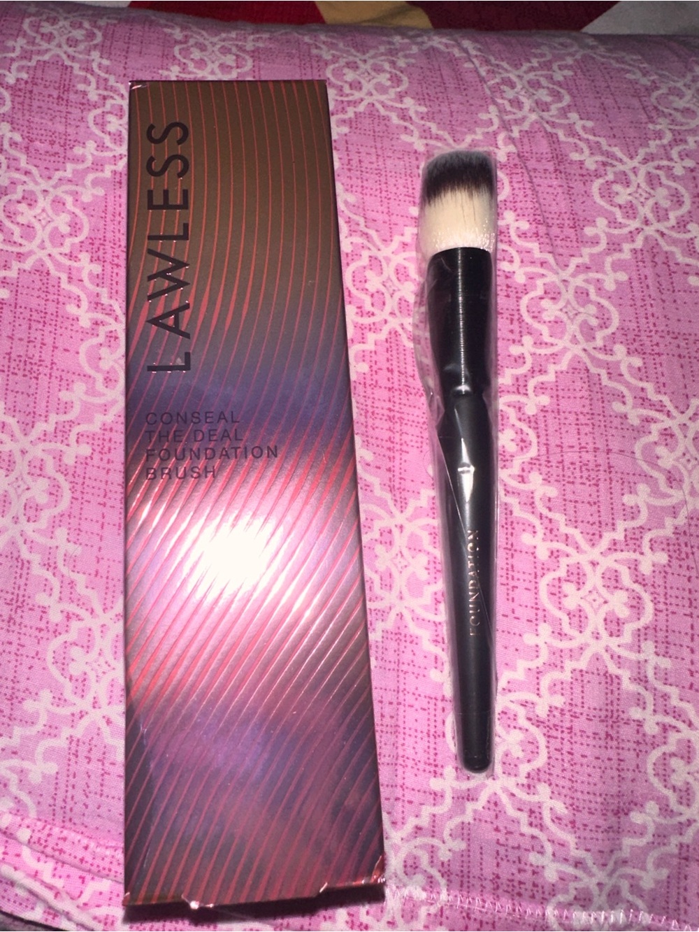 LAWLESS Foundation Brush with Black Handle and White-Tip Bristles